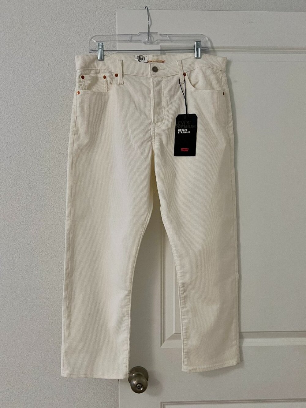 Levi's White Corduroy Cords Wedgie Straight High Rise Ankle Cropped Jeans, NEW